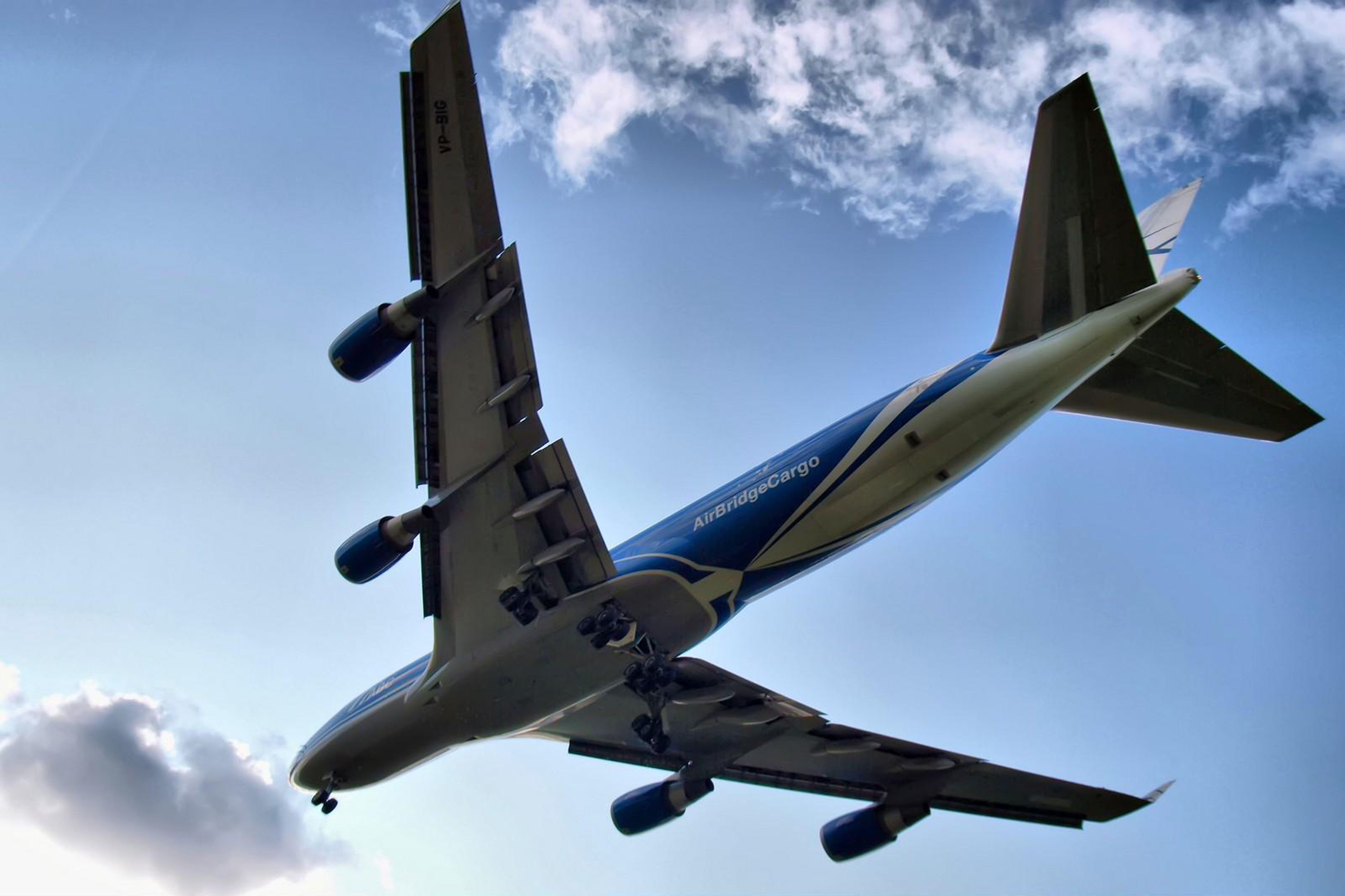 Виды самолетов. Боинг 747. Боинг 747 вид снизу. Boeing 747 обои. Боинг 747 винтовой.